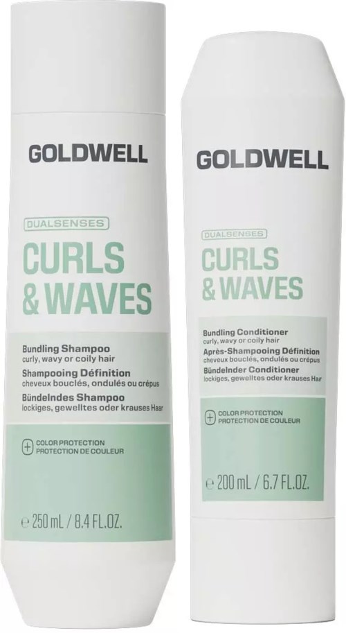 Två vita flaskor med Goldwell Curl & Waves schampo och balsam med gröna etiketter.