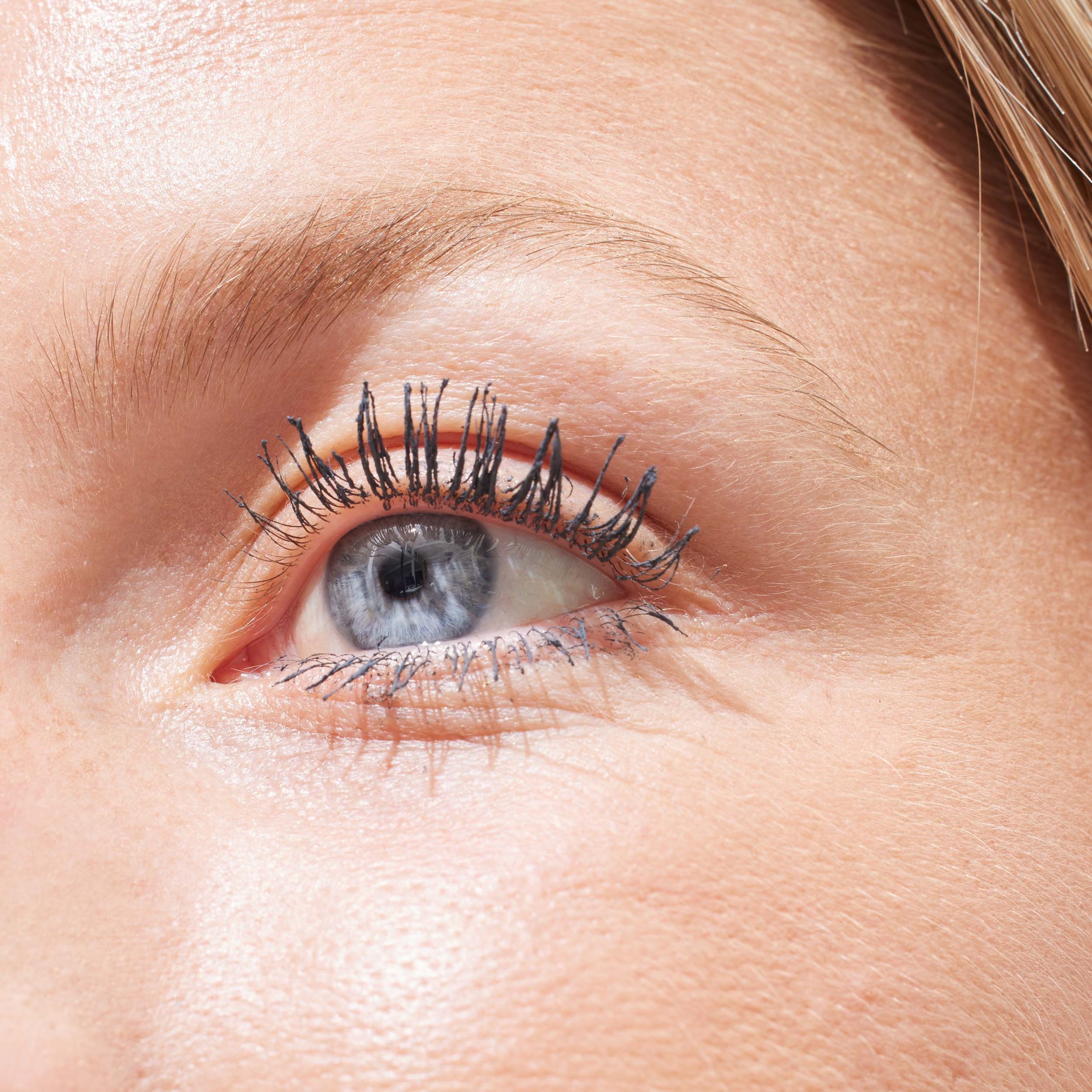 Alternativ bild 1 för Gosh Boombastic Crazy Mascara 004 Classic Grey