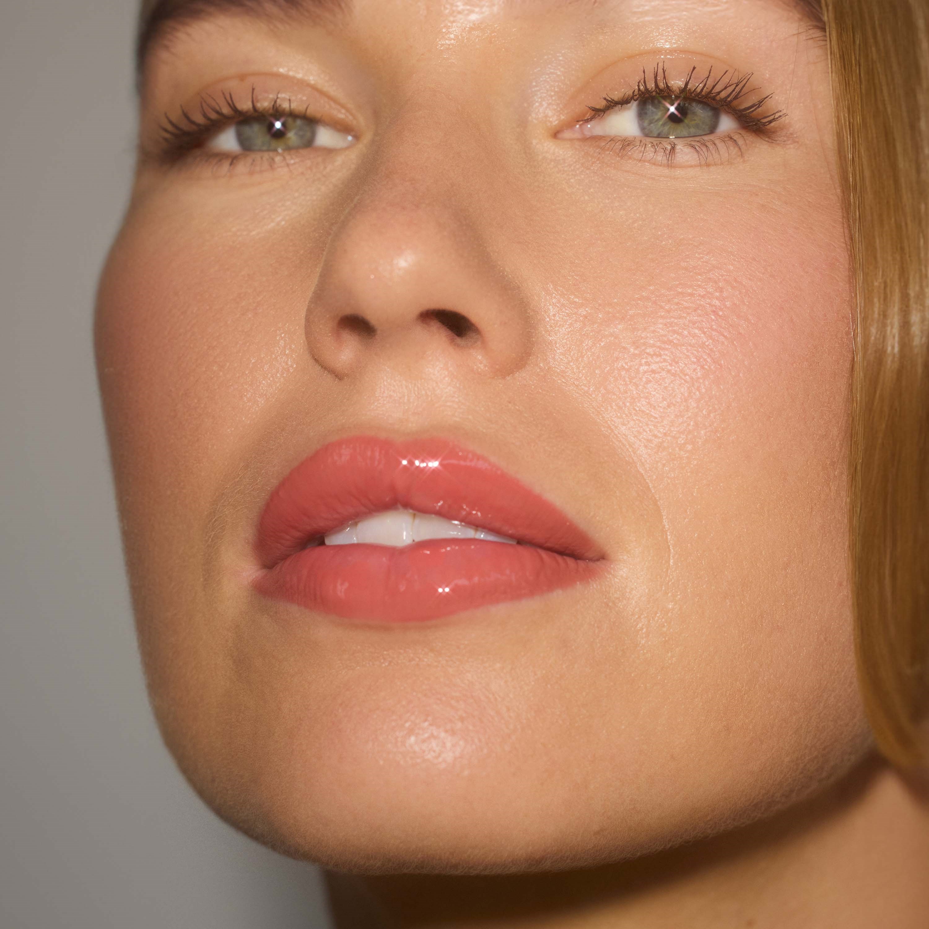 Gosh Peptide Lip Gloss 9 Vintage (obrázok 4)