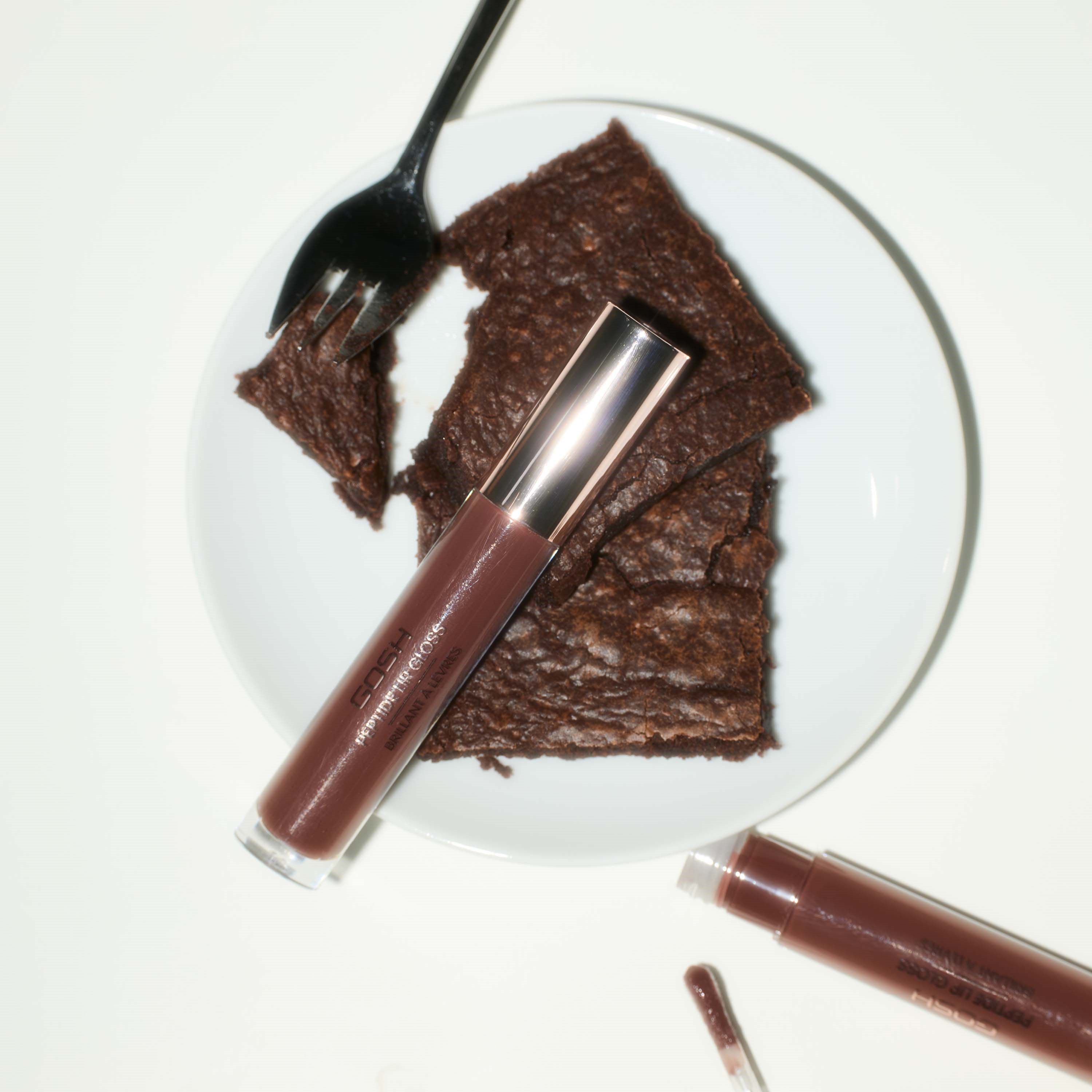 Gosh Peptide Lip Gloss 12 Brownie (obrázok 7)