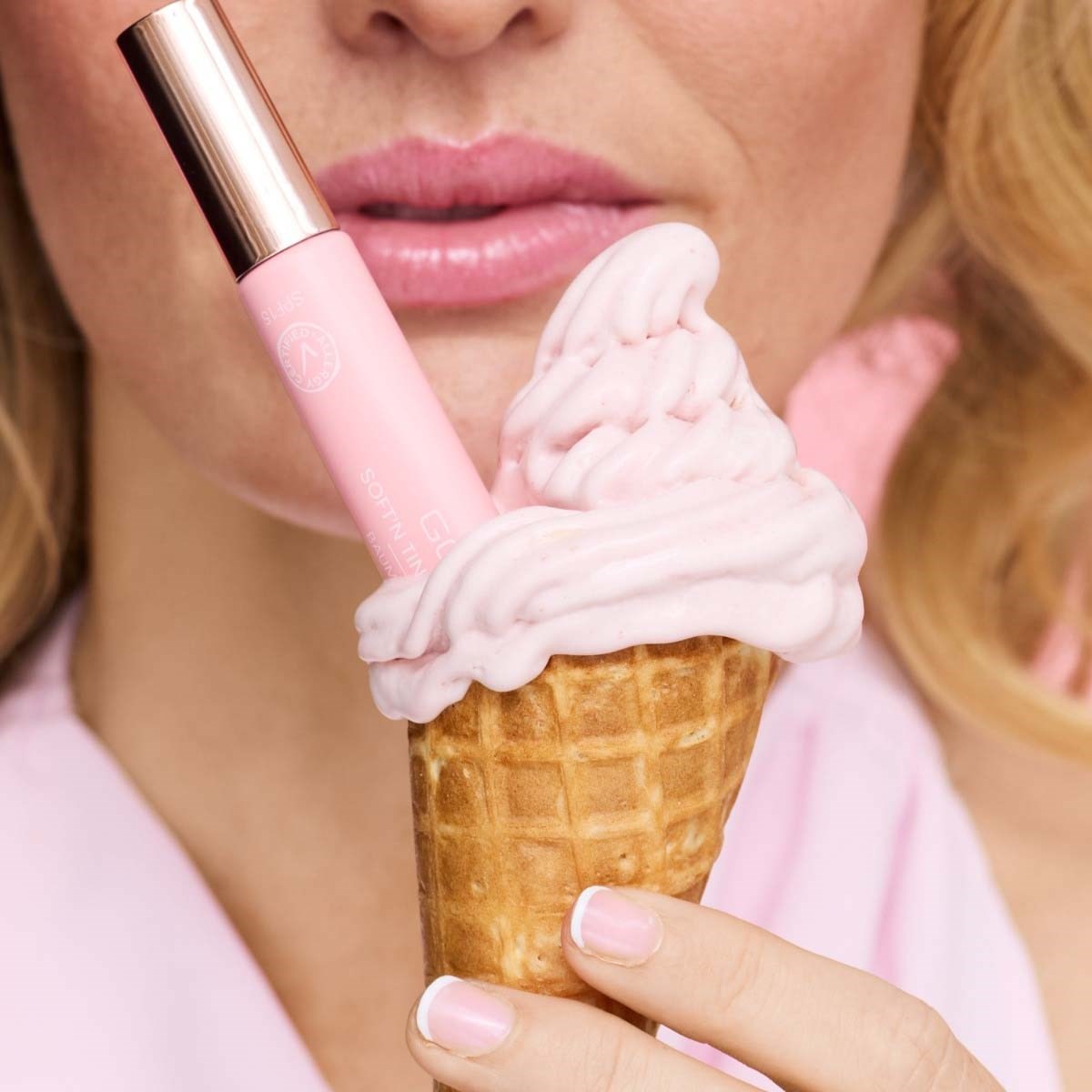 Gosh Soft'n tinted Lip Balm 007 Pink Soft Ice (obrázok 3)