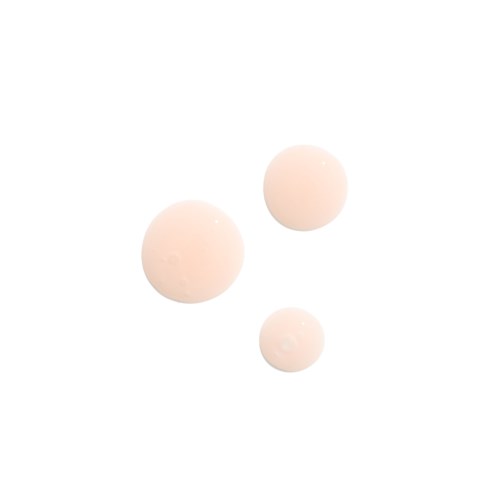 Tre små beige bollar av olika storlekar svävar mot en vit bakgrund.