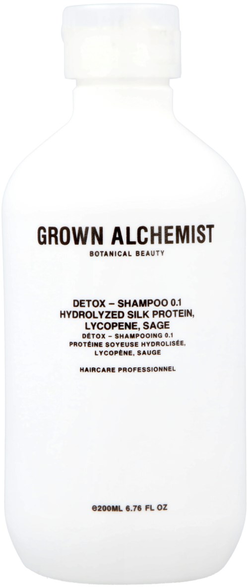 En hvit flaske med Grown Alchemist sjampo som inneholder detox og protein, designet for profesjonell hårpleie.