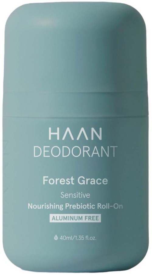 En roll-on deodorantemballasje i lys blå farge, merket 'Forest Grace,' 'Sensitive,' og 'Nourishing Prebiotic.'