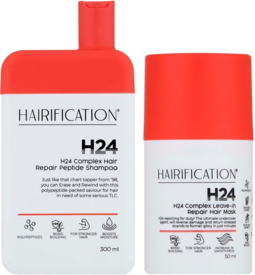 To røde og hvite flasker med Hairficiation H24 hårprodukter, en stor sjampo og en liten hårmaske.