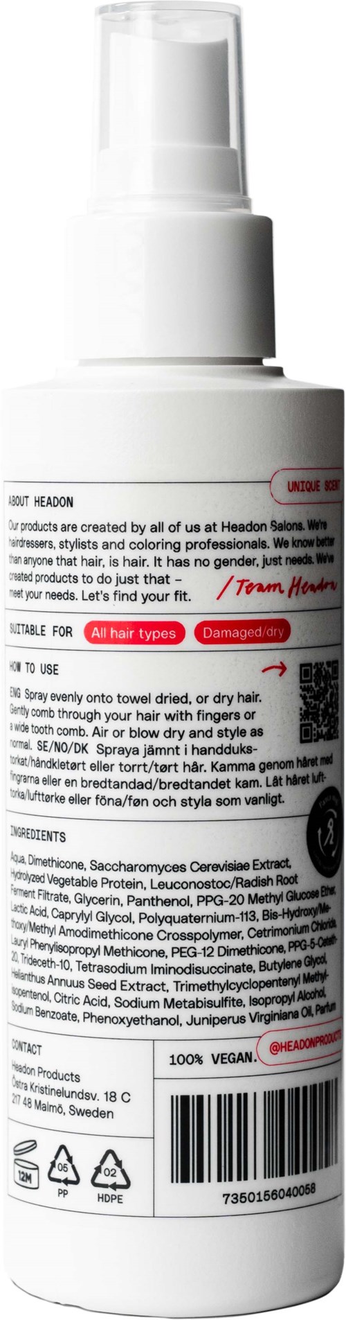 En vit sprayflaska med pump, etikett med röd och svart text samt streckkod.
