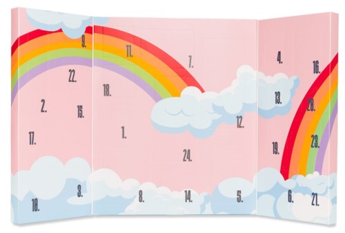 En fargerik regnbue med skyer på rosa bakgrunn, delt i 24 seksjoner, sannsynligvis en kalender for advent.