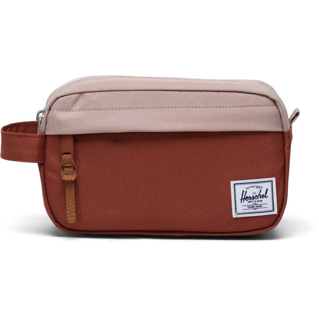 Läs mer om Herschel Chapter Small Travel Kit Chutney/Light Taupe