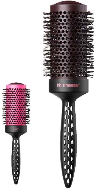 Två runda hårborstar med svarta handtag och rosa eller svarta borst, används för att styla håret.