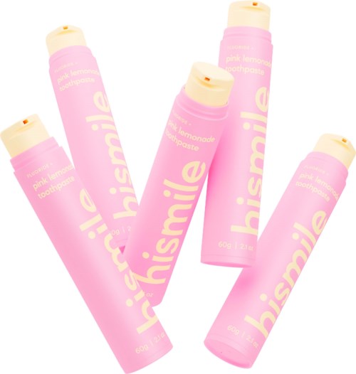Fünf pinke Lippenpflege mit gelben Deckeln, zufällig angeordnet.