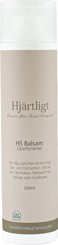 Eine lange weiße Flasche mit beiger Beschriftung, namens Hjärtligt, enthält Conditioner für empfindliche Kopfhaut, 250 ml.