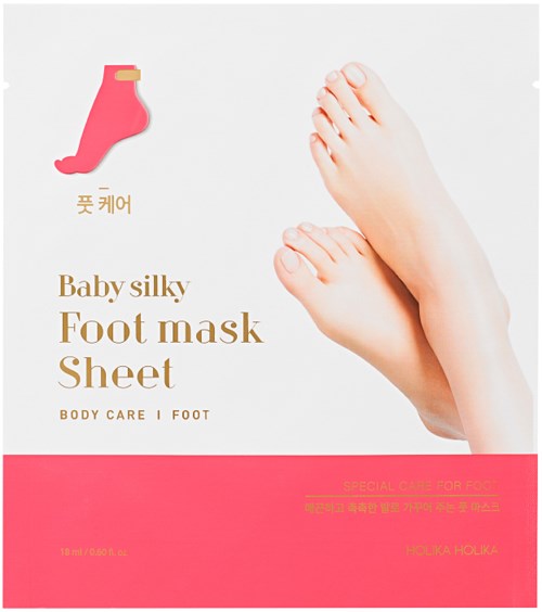Ett paket med fotmask, visar två fötter och en sockillustration, märkta 'Baby silky Foot mask Sheet.'