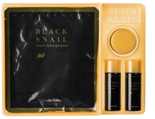 Ett hudvårds presentset med ett hydrogelmask, två små flaskor och en rund behållare, alla märkta "Black Snail."
