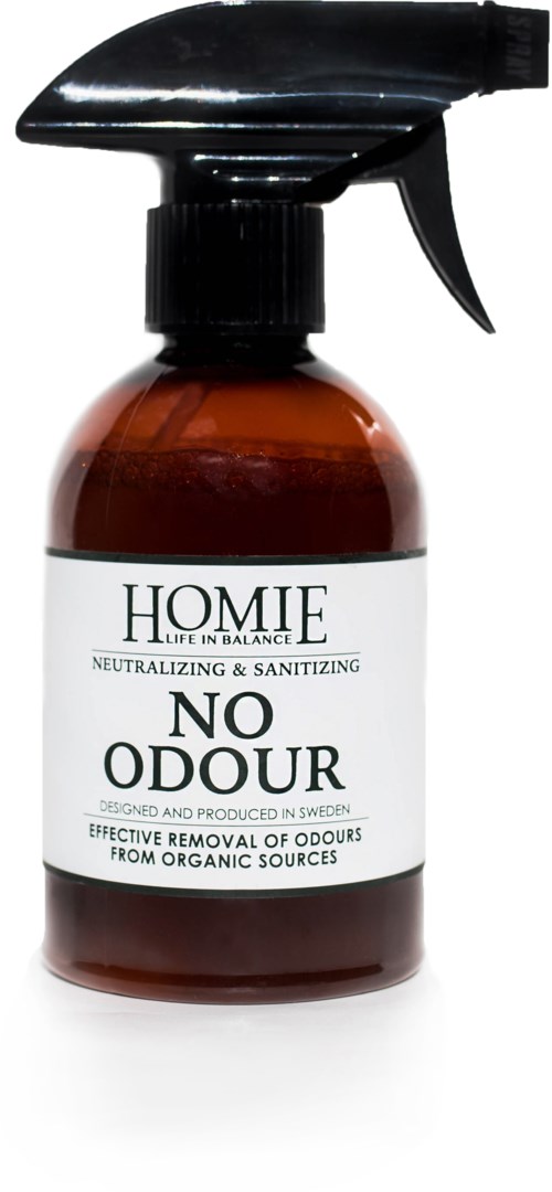 En sprayflaska märkt 'No Odour' för att neutralisera och sanera odörer, tillverkad i Sverige av organiska källor.