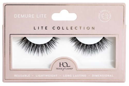 Zwei Paar falsche Wimpern in einer rosa Schachtel mit der Aufschrift 'House of Lashes' aus der Demure Lite Kollektion.