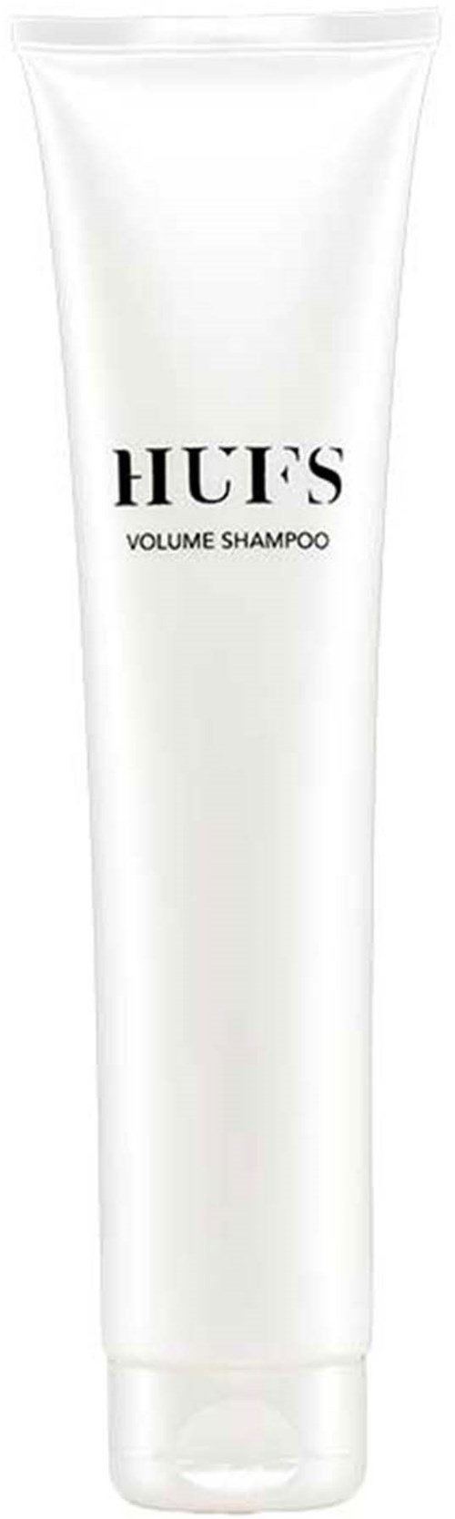 En vit tub med Hufs Volume Shampoo med enkel svart text. Inga andra element eller färger syns.