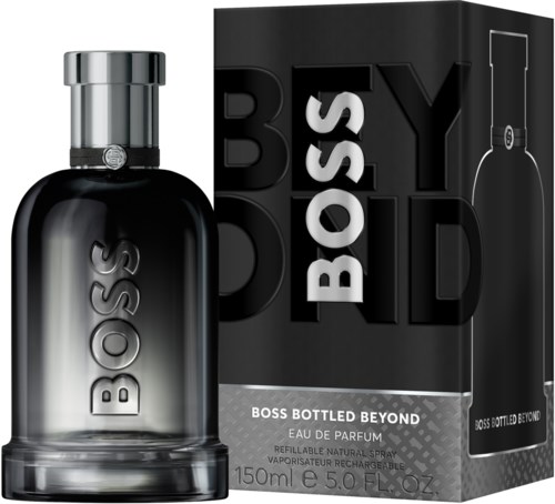 Schwarze Parfüflasche und Schachtel mit fettem BOSS und BOSS BOTTLED BEYOND Text, elegantes Design.