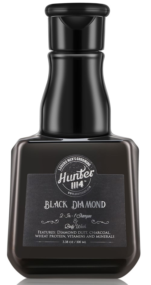 En svart flaske med etikettsom sier 'Hunter 114 Black Diamond', inneholder kroppslotion med diamantstøv og kull.