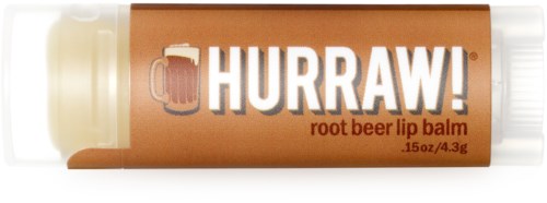 Lippenbalsem in de vorm van een biertje met de tekst 'HURRAW!' en 'root beer lip balm'.