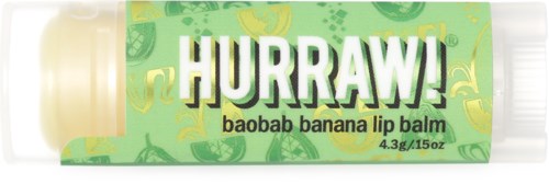 Ett rör med läppbalsam som heter 'HURRAW!', smakar baobab banan, med grön dekorativ förpackning.