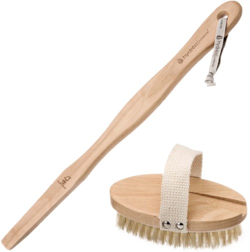 Een houten borstel met band en een lange houten schep met handvat, gemarkeerd Hydrea London.