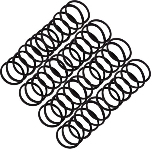 Tre rader med svarte hårstrikker plassert diagonalt, hver rad har flere elastiske strikker.