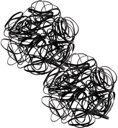 En stor samling av svarta gummiband virvlad samman i en rörig hög.