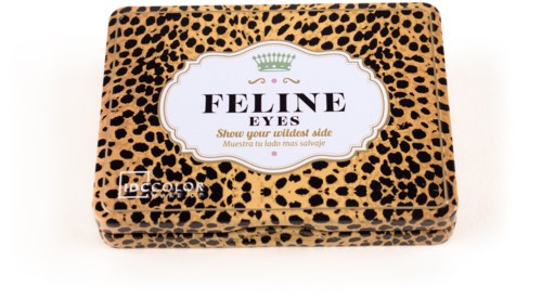En sminkväska med leopardmönster och etikett som säger "Feline Eyes" och "Visa din vildaste sida."