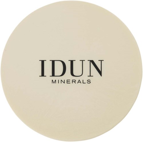 Minimalistinen logo, jossa teksti 'IDUN MINERALS' vaaleanbeigeellä taustalla.