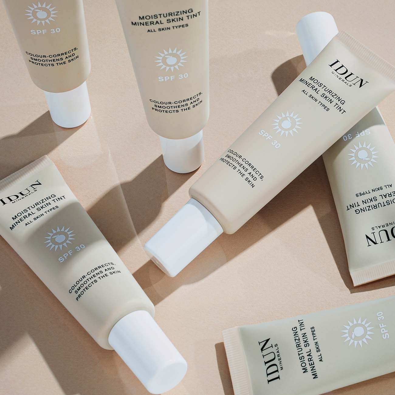 IDUN Minerals Moisturizing Mineral Skin Tint SPF30 Kungsholmen Light/M (obrázok 5)