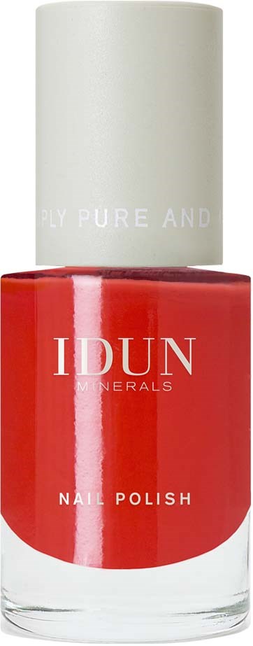 Röd nagellack i en genomskinlig flaska med vit kork och vit text. Varumärket heter IDUN MINERALS.