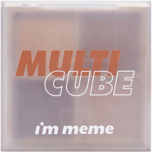 En logo med ordene "MULTI CUBE" og "im meme" på en enkel baggrund.