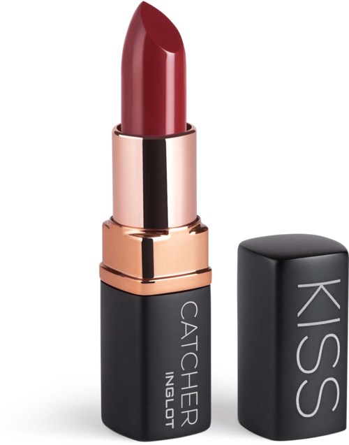 Een rode lippenstift met een zwart en goud hulsje, rechtopstaand zonder deksel.