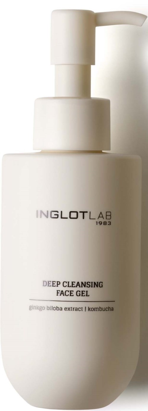 Witte fles met Inglot Lab Deep Cleansing Face Gel met pomp en eenvoudig labelontwerp.