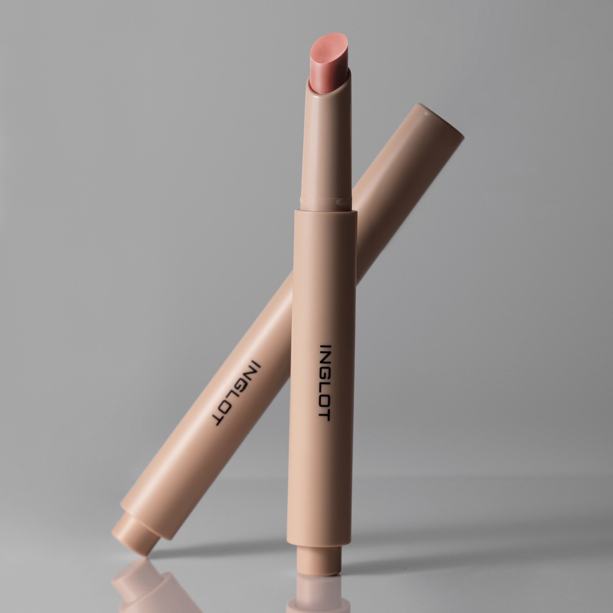 Inglot Lip Volume Tinted Lip Balm Soft Bloom 121 (zdjęcie 8)