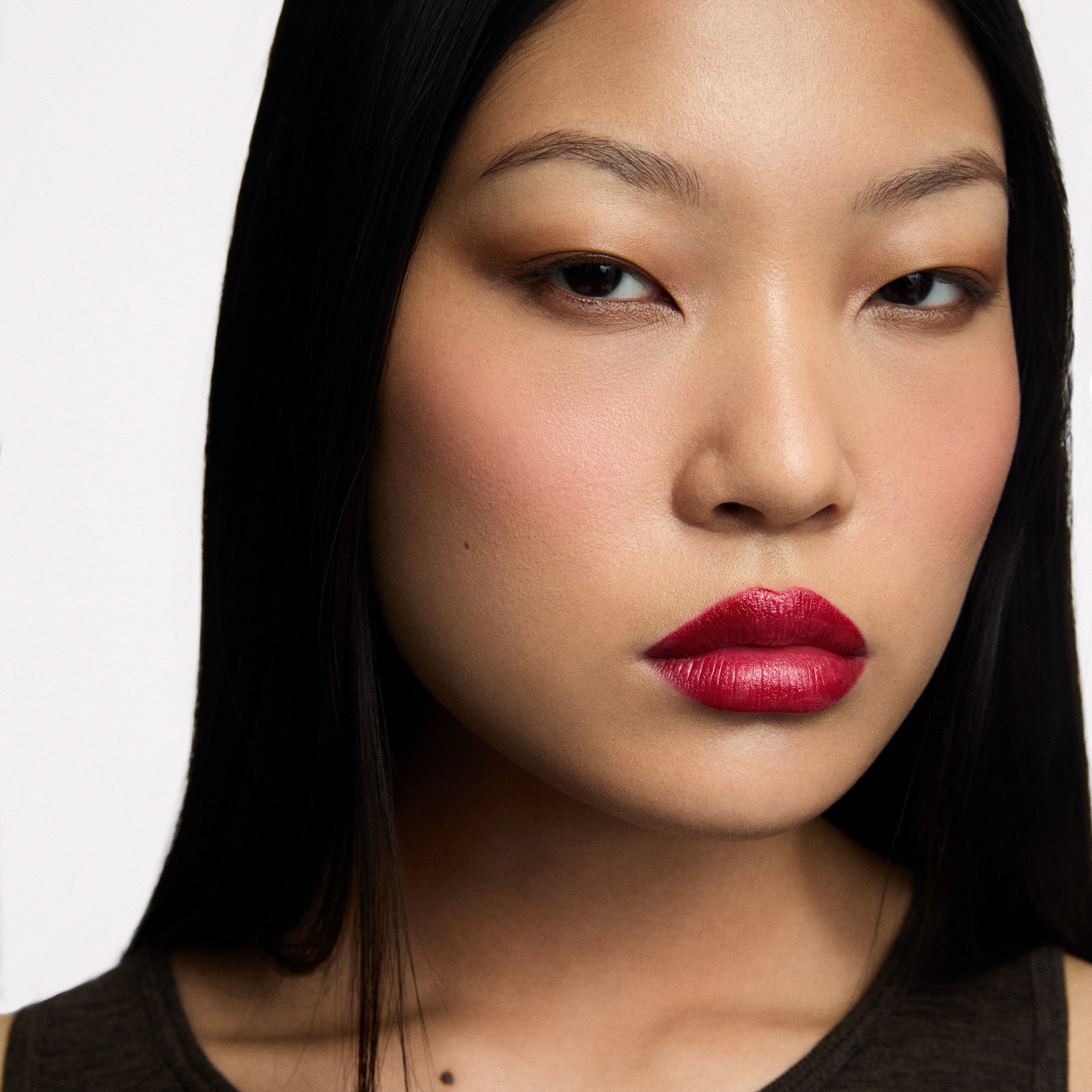Inglot Velvet Define Lip Pencil Classic Cherry 71 (obrázok 3)