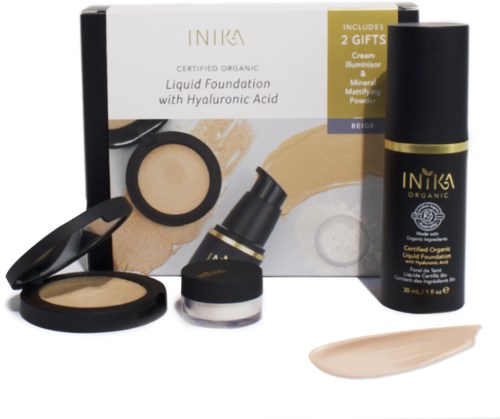 En box med organisk flytande foundation med hyaluronsyra, två gratisgåvor: en kräm-lystare och en mineralmatta puder.