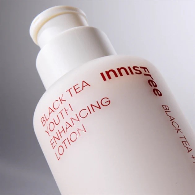 Innisfree Black Tea Youth Enhancing Lotion 170 ml (obrázok 4)
