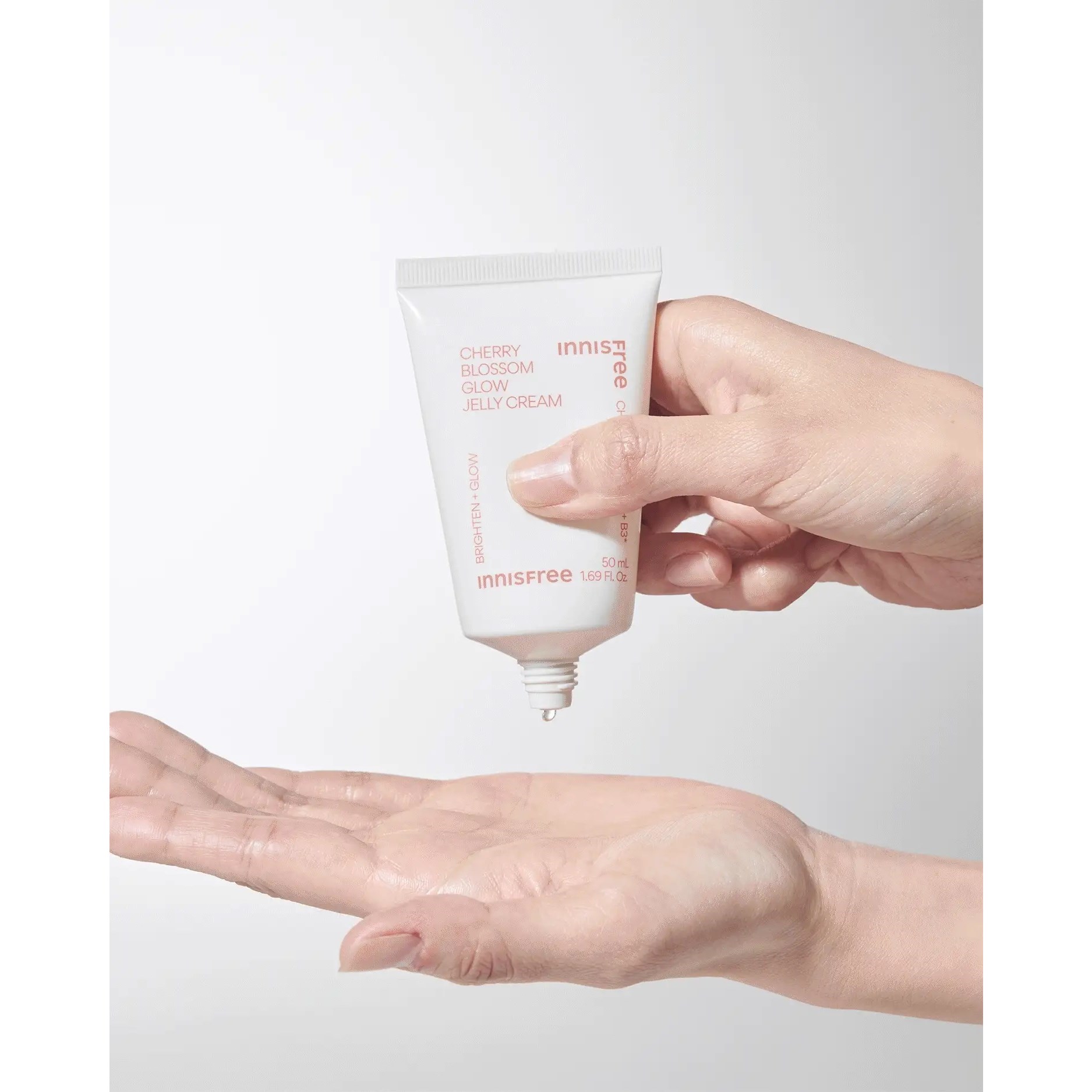 Innisfree Cherry Blossom Glow Jelly Cream 50 ml (obrázok 3)