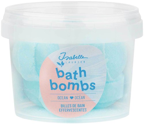 Przezroczysty pojemnik z jasno niebieskimi kulami do kąpieli z etykietą 'bath bombs' i 'ocean' w różowym i niebieskim kolorze.