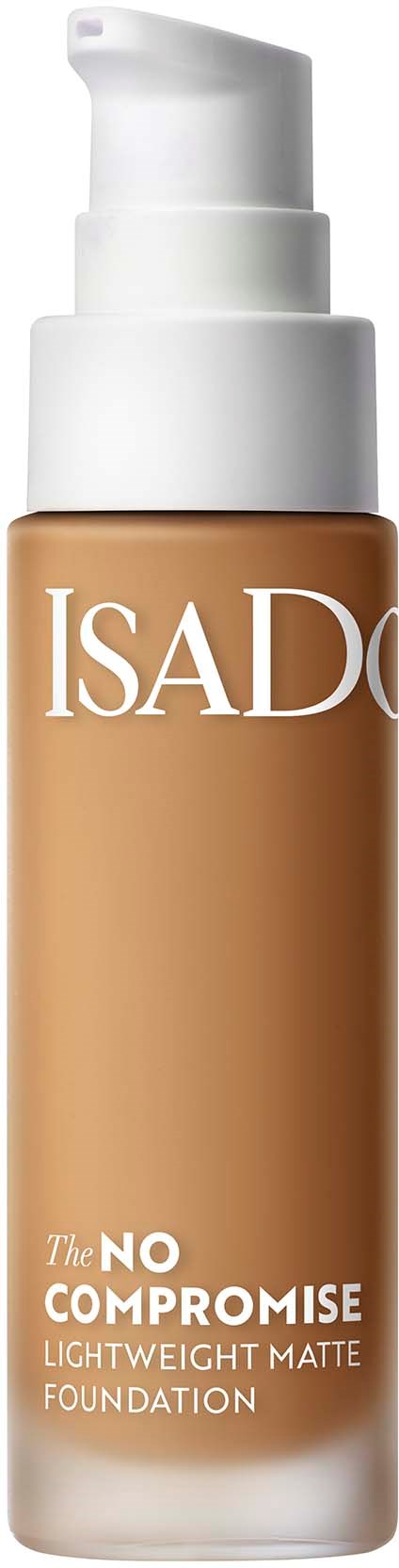 En flaske af ISAD letmatte foundation med hvid pumpe og beige flaske. Etiketten siger: The NO COMPROMISE.