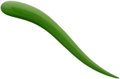 Hiena, kiiltävä, vaaleanvihreä chili, jolla on kaareva muoto ja kiiltävä iho.
