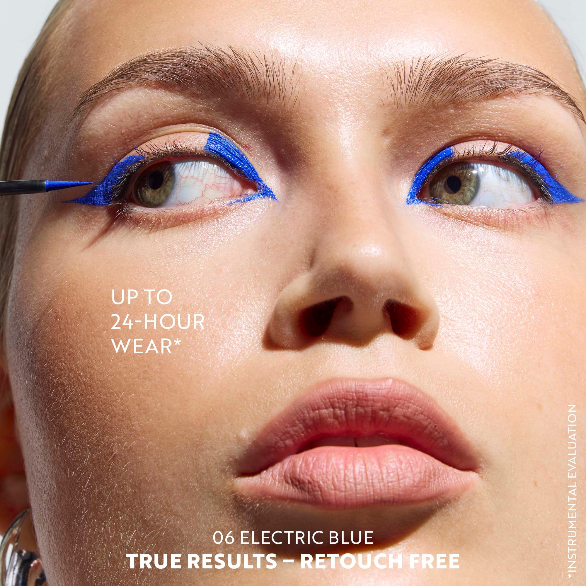 IsaDora The High Impact Eyeliner 06 Electric Blue (obrázok 3)