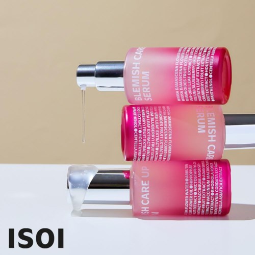 Tre rosa flasker for hudpleie er vist med en klar gel eller serum som renner ut. Flaskene er stablet, og en er oppreist.