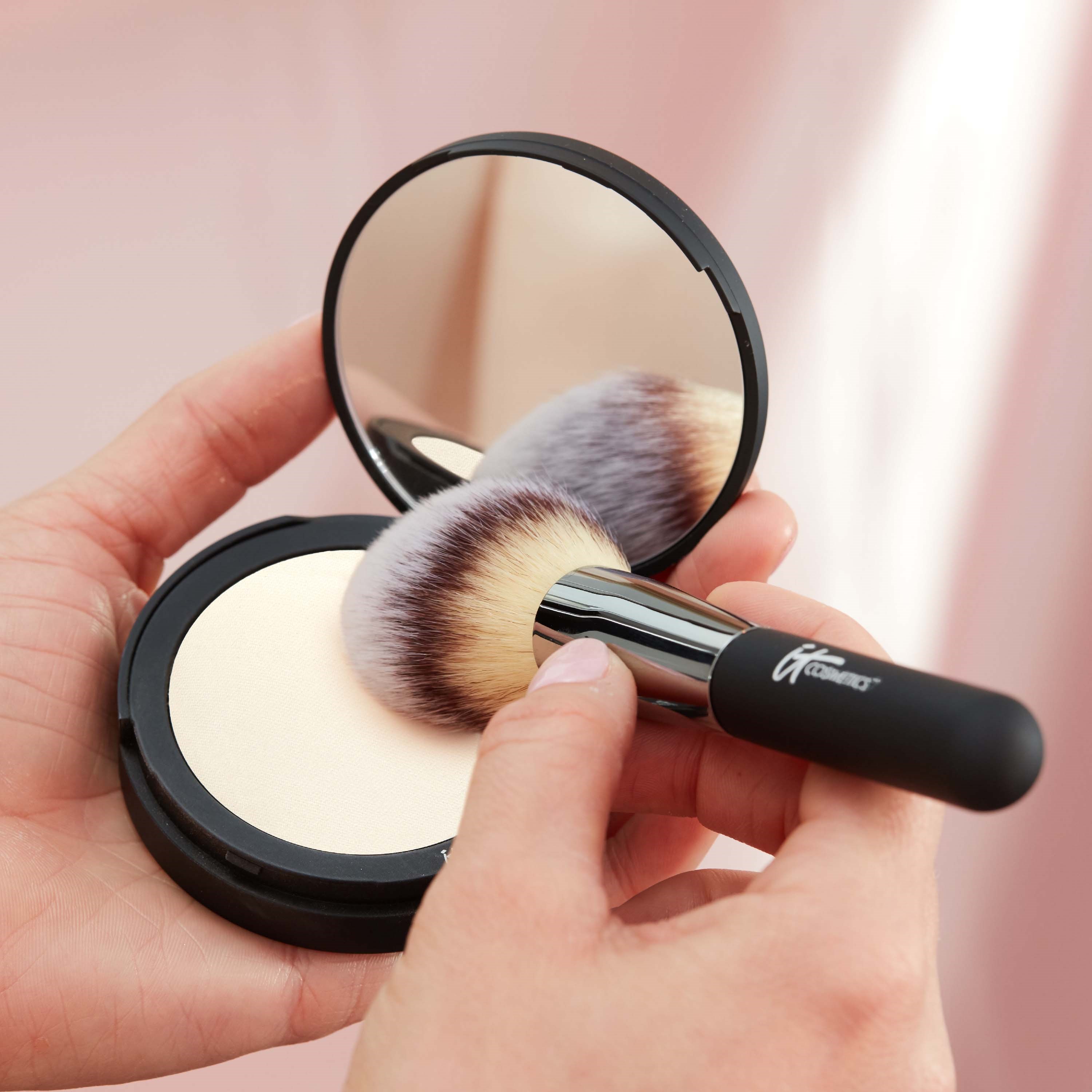 IT Cosmetics Bye Bye Pores Pressed Powder Translucent - Puder prasowan (obrázok 8)