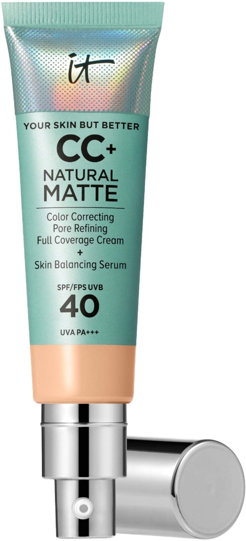 Tuba kremu CC+ Natural Matte do twarzy z SPF 40, poprawia skórę i wygładza pory.