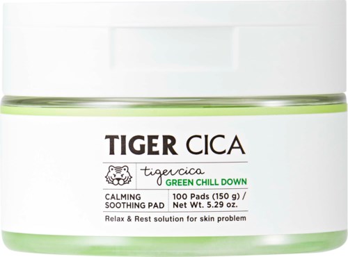 En grønn og hvit krukke med Tiger Cica beroligende og avslappende hudputer, 100 puter for hudavslapning.