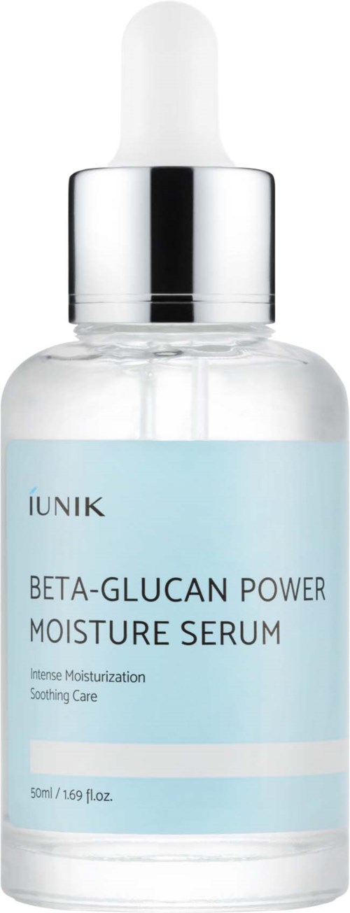 En tydlig glasflaska med vit pipettlock, märkt 'Beta-Glucan Power Moisture Serum' för hudfukt.