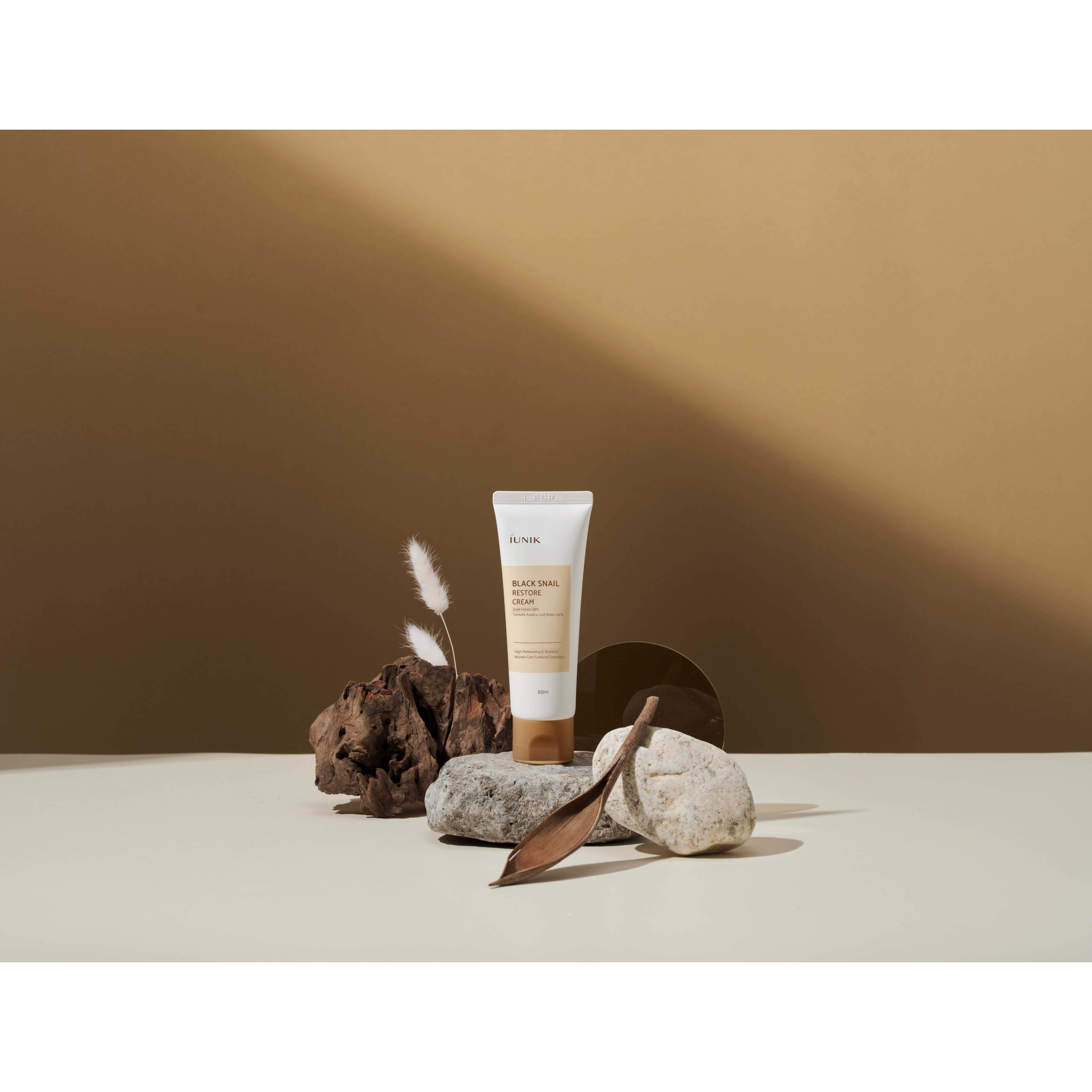 iUNIK Black Snail Restore Cream 60 ml (obrázok 5)
