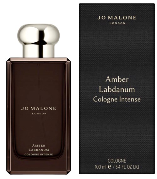 En parfobeholder med Jo Malone Amber Labdanum Cologne Intense ved siden af dens æske.